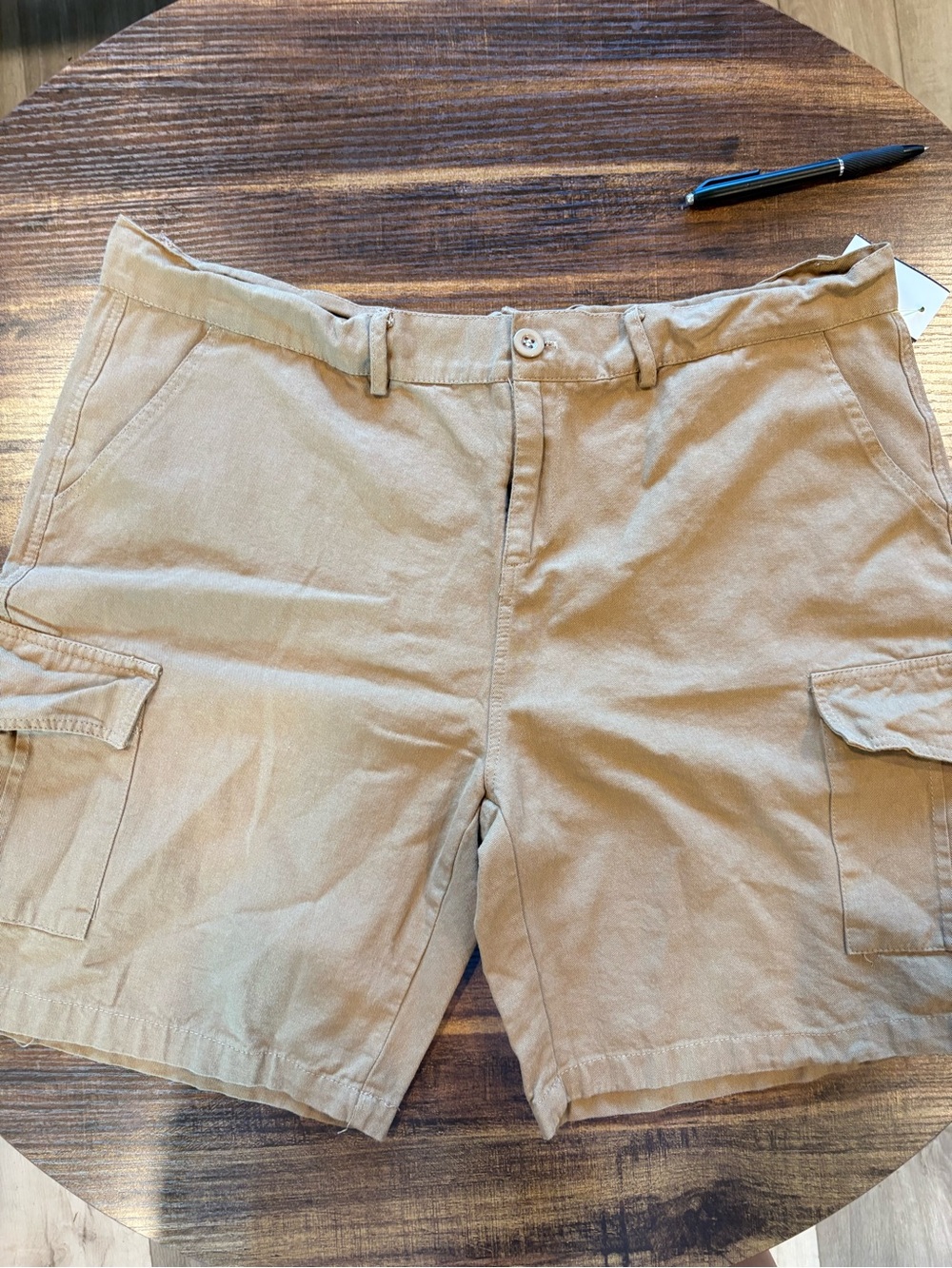 Women's Tan Cargo Shorts with Utility Pockets